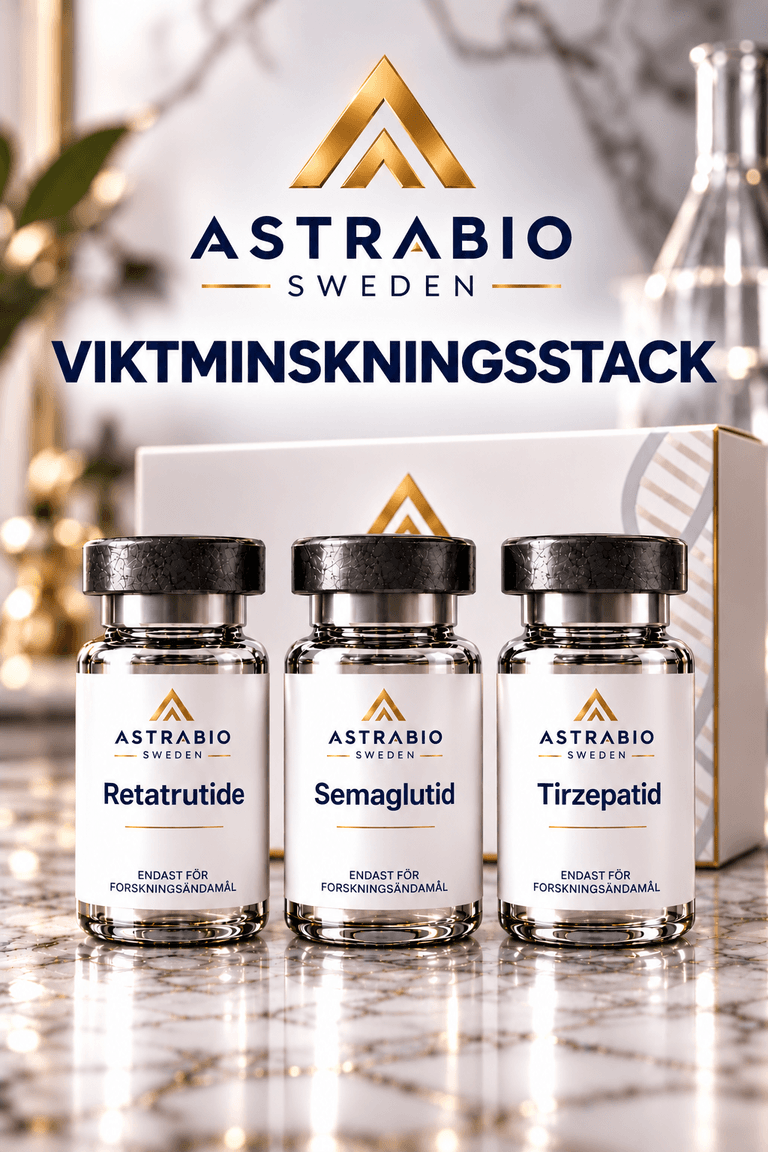 Tre vialer – Retatrutide, Semaglutide och Tirzepatide – med AstraBio Sweden-etikett på marmorbänk